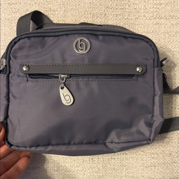 Baggallini black Small Crossbody Bag - Picture 5 of 8